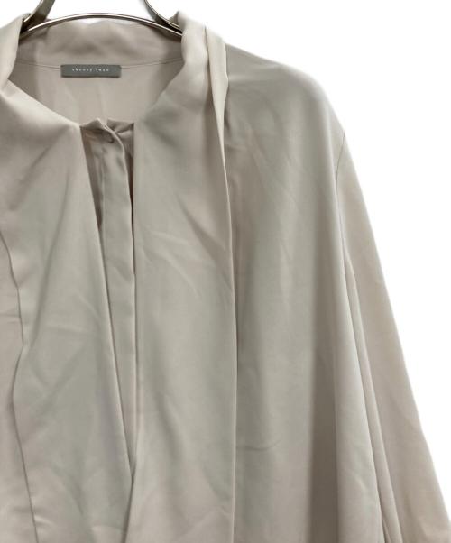 theory luxe（セオリーリュクス）theory luxe (セオリーリュクス) HEAVY.PEARL  ボウタイブラウス アイボリー サイズ:42の古着・服飾アイテム