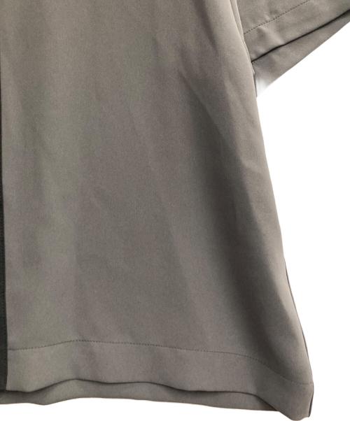 CULLNI（クルニ）CULLNI (クルニ) ショートスリーブシャツ グレーの古着・服飾アイテム