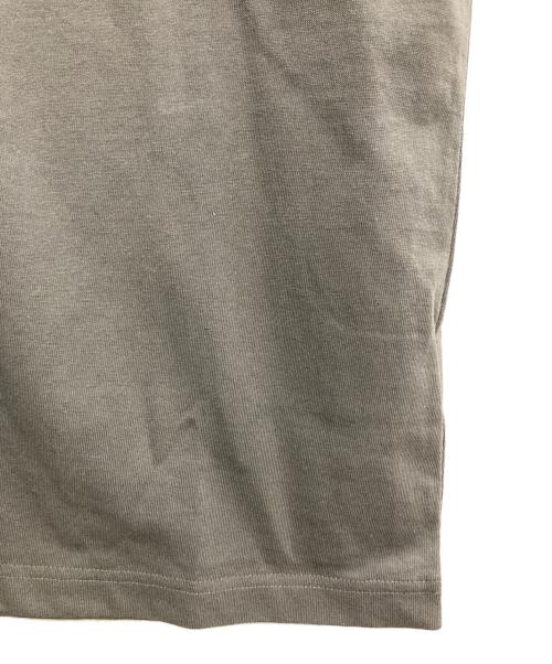 sacai（サカイ）sacai (サカイ) Geoff Mcfetridge Embroidery T-Shirt グレー サイズ:2の古着・服飾アイテム