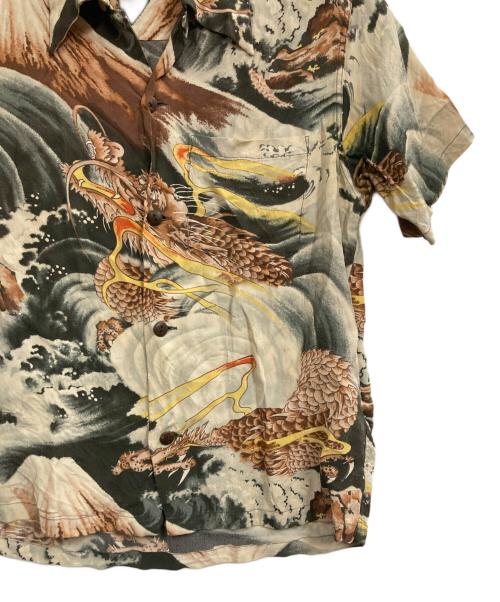 Sun Surf（サンサーフ）Sun Surf (サンサーフ) レーヨンアロハシャツ ベージュ サイズ:XSの古着・服飾アイテム