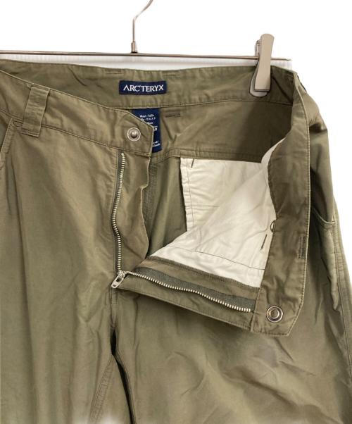 ARC'TERYX（アークテリクス）ARC'TERYX (アークテリクス) ハーフパンツ カーキ サイズ:34の古着・服飾アイテム