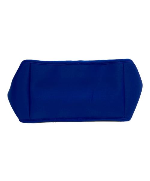 COS（コス）COS (コス) Ribbed shoulder bag ブルーの古着・服飾アイテム