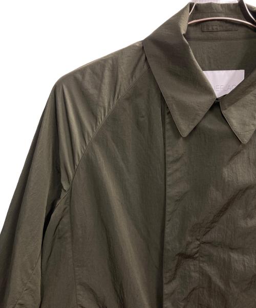 BLUEFLAG（ブルーフラッグ）BLUEFLAG (ブルーフラッグ) ナイロンコート オリーブ サイズ:Lの古着・服飾アイテム