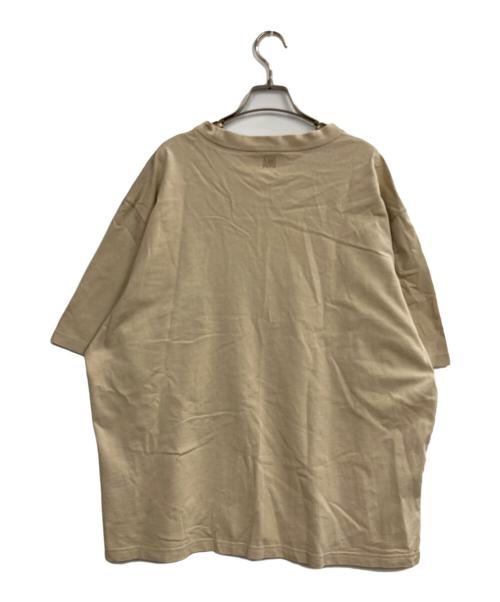 AMI Alexandre Mattiussi（アミアレクサンドルマテュッシ）AMI Alexandre Mattiussi (アミアレクサンドルマテュッシ) 刺繍Tシャツ ベージュ サイズ:XLの古着・服飾アイテム
