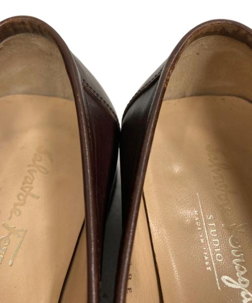 Salvatore Ferragamo STUDIO（サルバトーレフェラガモ スタジオ）Salvatore Ferragamo STUDIO (サルバトーレフェラガモ スタジオ) ローファー ブラウン サイズ:7の古着・服飾アイテム