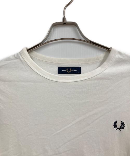 FRED PERRY（フレッドペリー）FRED PERRY (フレッドペリー) 胸刺繍Tシャツ ホワイト サイズ:Lの古着・服飾アイテム