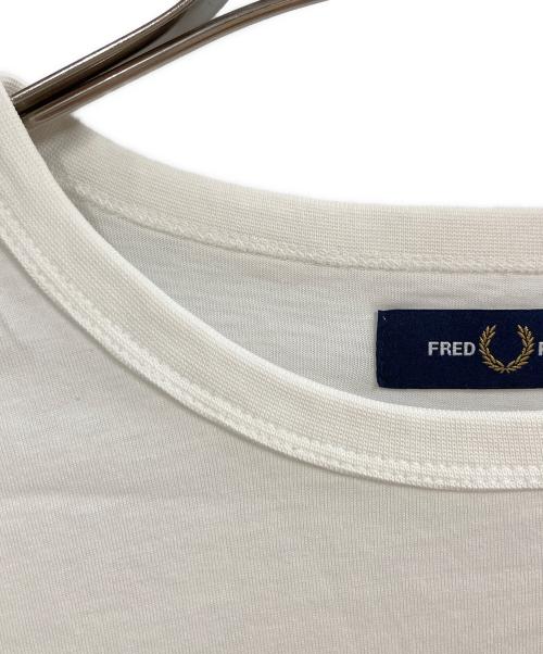 FRED PERRY（フレッドペリー）FRED PERRY (フレッドペリー) 胸刺繍Tシャツ ホワイト サイズ:Lの古着・服飾アイテム