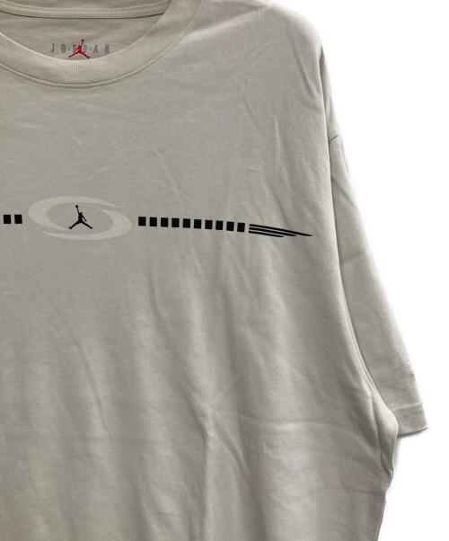 JORDAN（ジョーダン）JORDAN (ジョーダン) TRAVIS SCOTT (トラヴィススコット) Logo Tee ベージュ サイズ:Lの古着・服飾アイテム