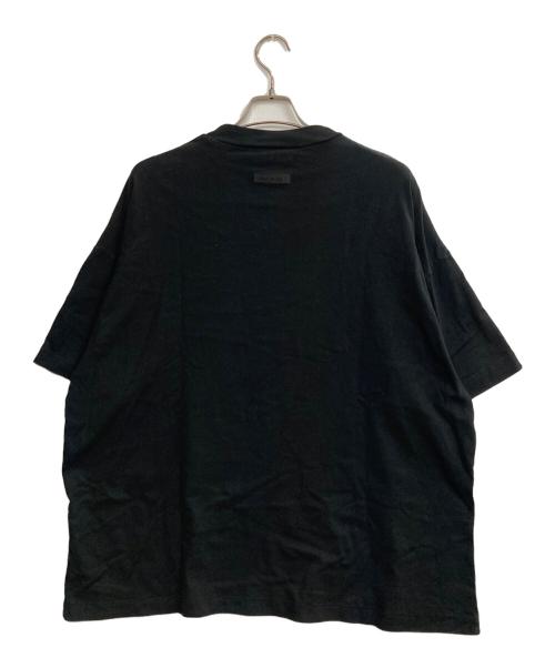 FOG ESSENTIALS（フィアオブゴッド エッセンシャル）FOG ESSENTIALS (フィアオブゴッド エッセンシャル) 半袖カットソー ブラック サイズ:Sの古着・服飾アイテム