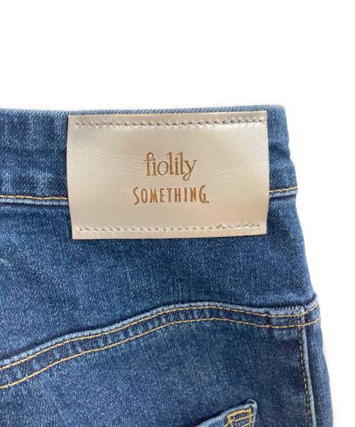 FIOLILY Something（FIOLILY Something）FIOLILY Something (FIOLILY Something) フレアデニムパンツ インディゴ サイズ:1 未使用品の古着・服飾アイテム