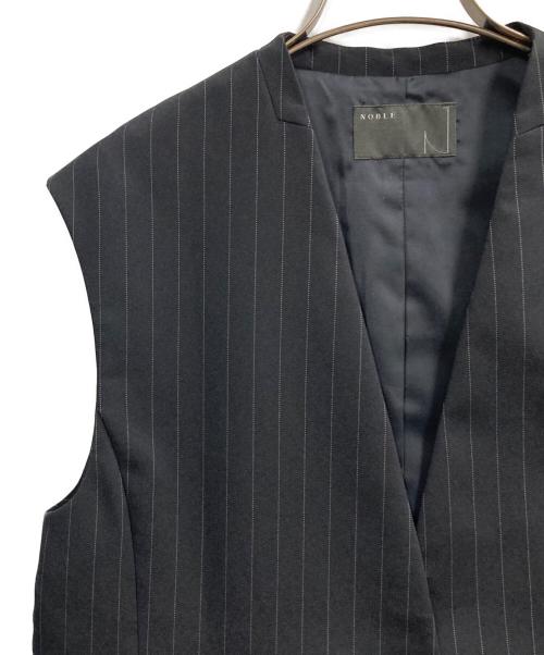 Noble（ノーブル）Noble (ノーブル) ストライプツイルストレッチVカラージレ ブラック サイズ:36の古着・服飾アイテム