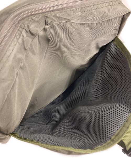 BRIEFING（ブリーフィング）BRIEFING (ブリーフィング) BEAMS BOY (ビームスボーイ) 別注 TRAVEL SACOCHE カーキの古着・服飾アイテム