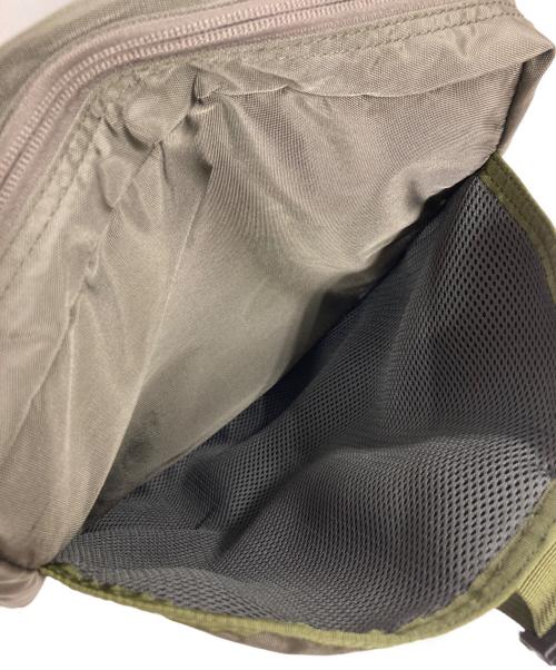 BRIEFING（ブリーフィング）BRIEFING (ブリーフィング) BEAMS BOY (ビームスボーイ) 別注 TRAVEL SACOCHE カーキの古着・服飾アイテム