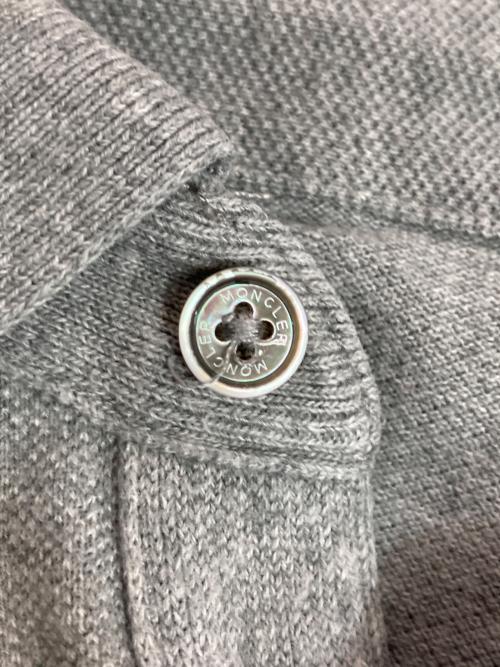 MONCLER（モンクレール）MONCLER (モンクレール) ポロシャツ グレー サイズ:--の古着・服飾アイテム