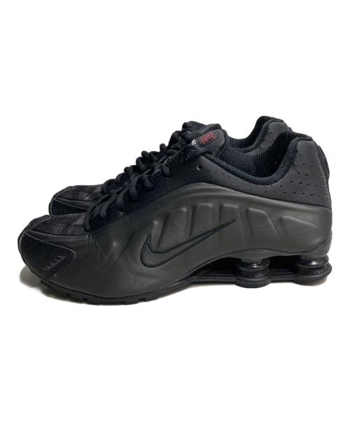 NIKE（ナイキ）NIKE (ナイキ) NIKE SHOX R4 BLACK/BLACK-BLACK-BRIGHT CRIMSON ブラック サイズ:27.5cmの古着・服飾アイテム