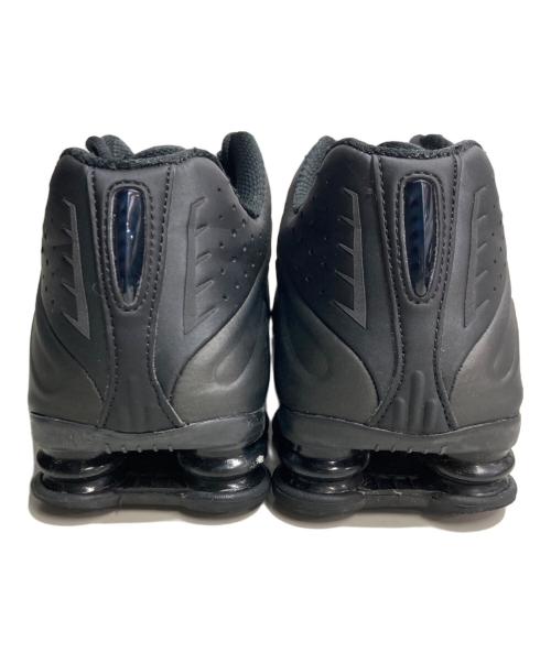 NIKE（ナイキ）NIKE (ナイキ) NIKE SHOX R4 BLACK/BLACK-BLACK-BRIGHT CRIMSON ブラック サイズ:27.5cmの古着・服飾アイテム