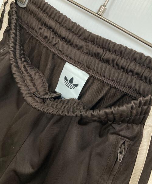 adidas（アディダス）adidas (アディダス) ファイヤーバードトラックパンツ ブラウン サイズ:XSの古着・服飾アイテム
