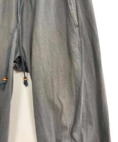 NVRFRGT（ネヴァーフォーゲット）NVRFRGT (ネヴァーフォーゲット) 別注 3D TWISTED LOUNGE PANTS グレー サイズ:2の古着・服飾アイテム