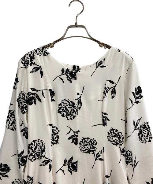 JENNE（ジェンヌ）JENNE (ジェンヌ) フレアワンピース ホワイト サイズ:Ｍの古着・服飾アイテム