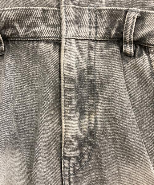 THE TOE（ザ・トゥー）THE TOE (ザ・トゥー) LEXINGTON DOUBLE BELT DENIM PANTS グレー サイズ:Mの古着・服飾アイテム