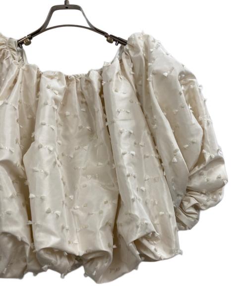 Ameri（アメリ）AMERI (アメリ) RIBBON LIKE BALLOON SHORT TOP アイボリー サイズ:Fの古着・服飾アイテム