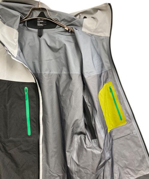 ARC'TERYX（アークテリクス）ARC'TERYX (アークテリクス) ALPHA JACKET M Black/Solitude/Jungl サイズ:Lの古着・服飾アイテム