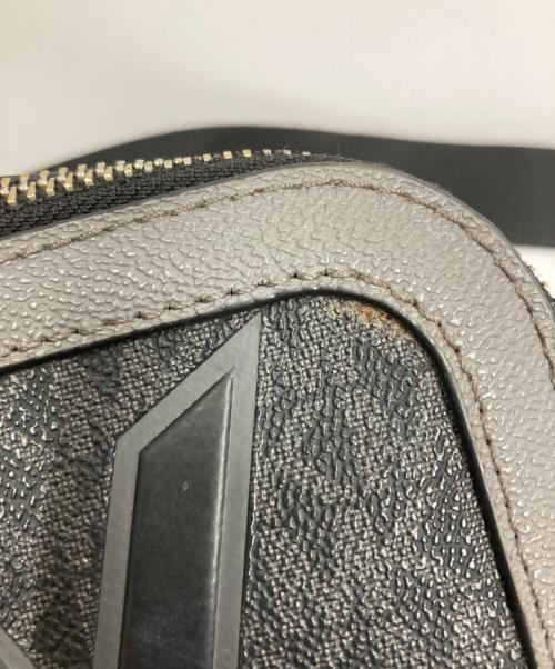 MICHAEL KORS（マイケルコース）MICHAEL KORS (マイケルコース) COOPER ダブルジップ ロング クロスボディ ブラックの古着・服飾アイテム