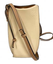 LOEWE（ロエベ）の古着「ゲートポケット ショルダーバッグ」｜ベージュ