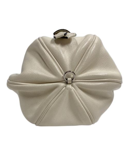MIU MIU（ミュウミュウ）MIU MIU (ミュウミュウ) レザー タッセル 巾着 2WAYショルダーバッグ ホワイトの古着・服飾アイテム