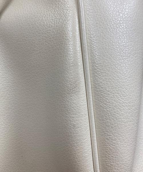 MIU MIU（ミュウミュウ）MIU MIU (ミュウミュウ) レザー タッセル 巾着 2WAYショルダーバッグ ホワイトの古着・服飾アイテム