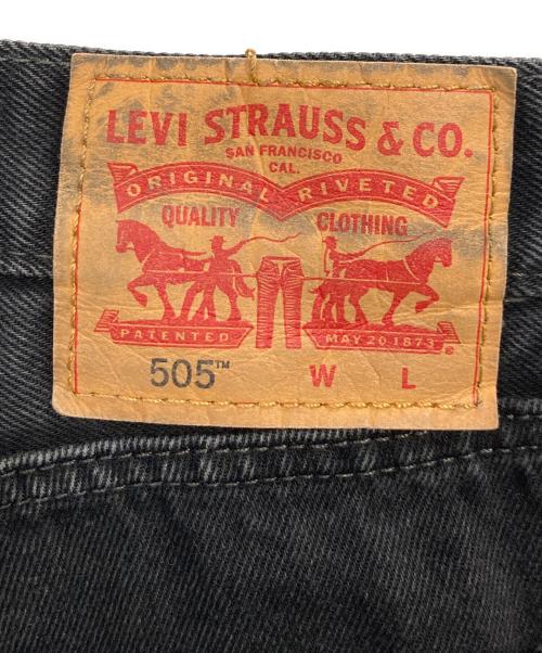 LEVI'S（リーバイス）LEVI'S (リーバイス) 505ワイドブラックデニム ブラック サイズ:W36L38の古着・服飾アイテム