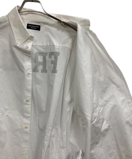 BALENCIAGA（バレンシアガ）BALENCIAGA (バレンシアガ) バックプリントシャツ ホワイト サイズ:40の古着・服飾アイテム