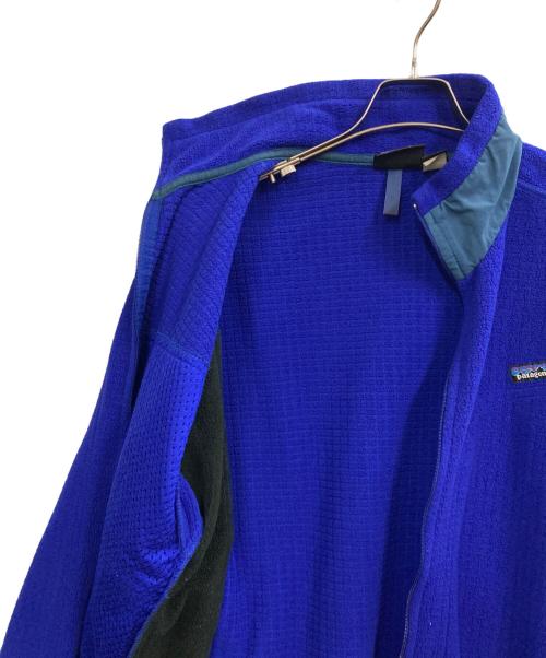 Patagonia（パタゴニア）Patagonia (パタゴニア) R3 ラディアントジャケット ブルー サイズ:XLの古着・服飾アイテム