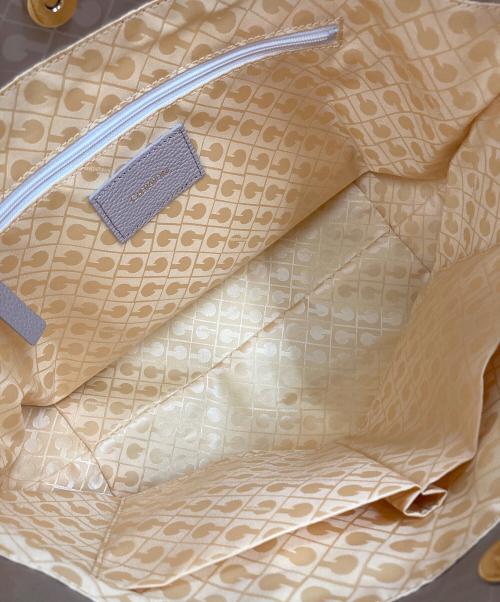 GHERARDINI（ゲラルディーニ）GHERARDINI (ゲラルディーニ) ソフティ トートバッグ ベージュの古着・服飾アイテム
