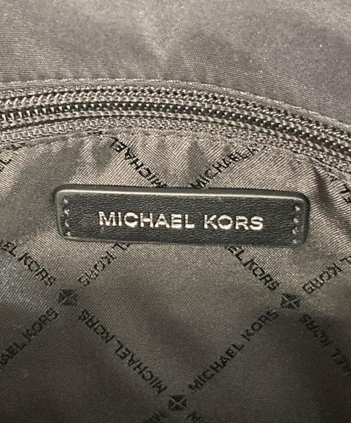 MICHAEL KORS（マイケルコース）MICHAEL KORS (マイケルコース) メッセンジャーバッグ ブラックの古着・服飾アイテム