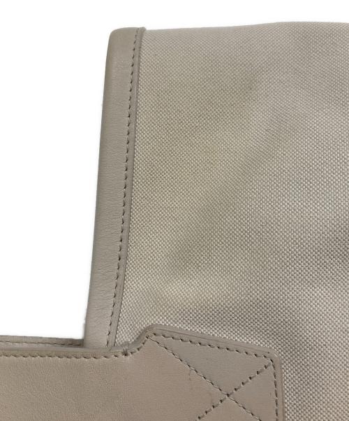 BALENCIAGA（バレンシアガ）BALENCIAGA (バレンシアガ) 反転ロゴJUMBO SMALL TOTE ベージュの古着・服飾アイテム