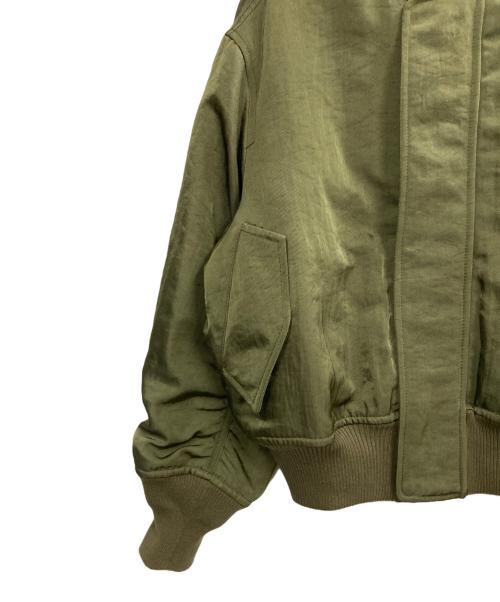 uncrave（アンクレイヴ）uncrave (アンクレイヴ) グロッシー パディング ブルゾン カーキ サイズ:1の古着・服飾アイテム