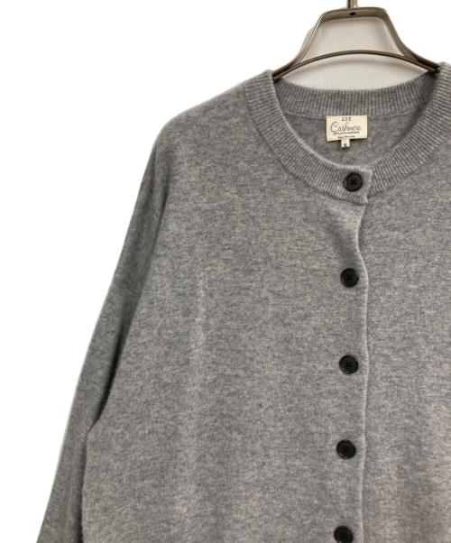 23区（ニジュウサンク）23区 (ニジュウサンク) ピュアカシミヤ クルーネック カーディガン グレー サイズ:46の古着・服飾アイテム
