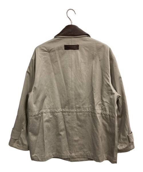 cornier（コルニエ）cornier (コルニエ) LEATHER COLLAR FINX/ZIMBABWE COTTON TWILL BLOUSON ベージュ サイズ:Mの古着・服飾アイテム