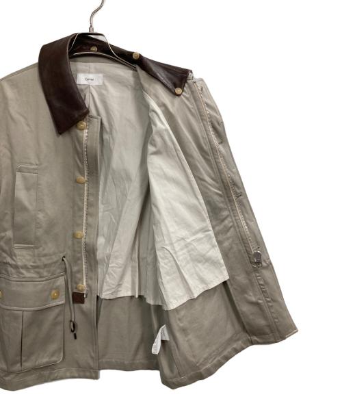 cornier（コルニエ）cornier (コルニエ) LEATHER COLLAR FINX/ZIMBABWE COTTON TWILL BLOUSON ベージュ サイズ:Mの古着・服飾アイテム