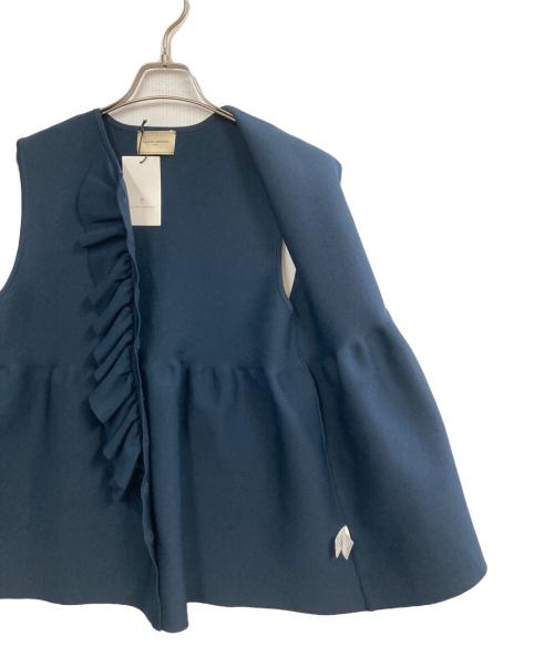 UNITED ARROWS TOKYO（ユナイテッドアローズトウキョウ）UNITED ARROWS TOKYO (ユナイテッドアローズトウキョウ) フリルニットベスト ネイビー サイズ:FREE 未使用品の古着・服飾アイテム