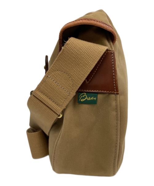 brady（ブレディ）brady (ブレディ) ARIEL TROUT SMALL ベージュの古着・服飾アイテム