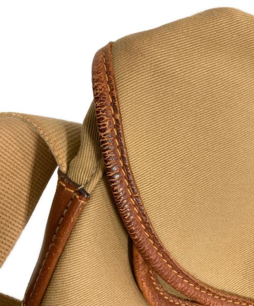 brady（ブレディ）brady (ブレディ) ARIEL TROUT SMALL ベージュの古着・服飾アイテム