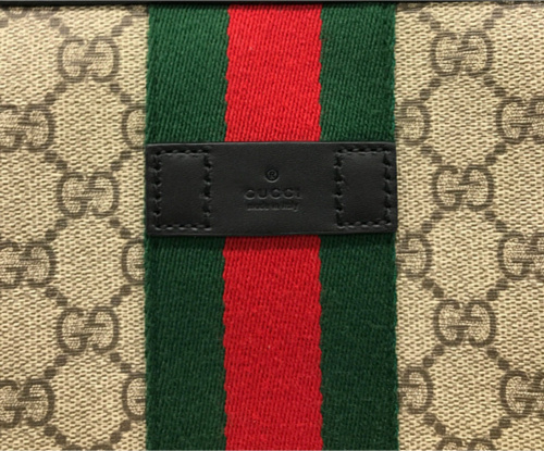 GUCCI（グッチ）GUCCI (グッチ) GGスプリームフラットメッセンジャーバッグ ベージュ GG 471454 493075の古着・服飾アイテム