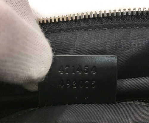 GUCCI（グッチ）GUCCI (グッチ) GGスプリームフラットメッセンジャーバッグ ベージュ GG 471454 493075の古着・服飾アイテム