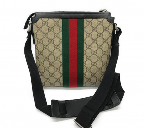 GUCCI（グッチ）GUCCI (グッチ) GGスプリームフラットメッセンジャーバッグ ベージュ GG 471454 493075の古着・服飾アイテム