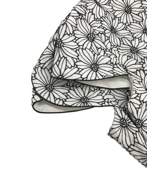 TOCCA（トッカ）TOCCA (トッカ) フラワー刺繍ワンピース ホワイト×ブラック サイズ:4の古着・服飾アイテム