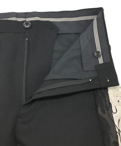 doublet（ダブレット）doublet (ダブレット) LINED CHAOS EMBROIDERY WIDE TAPERED TROUSERS ブラック サイズ:XSの古着・服飾アイテム