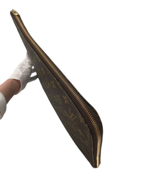 LOUIS VUITTON（ルイ ヴィトン）LOUIS VUITTON (ルイ ヴィトン) クラッチバッグ ブラウンの古着・服飾アイテム