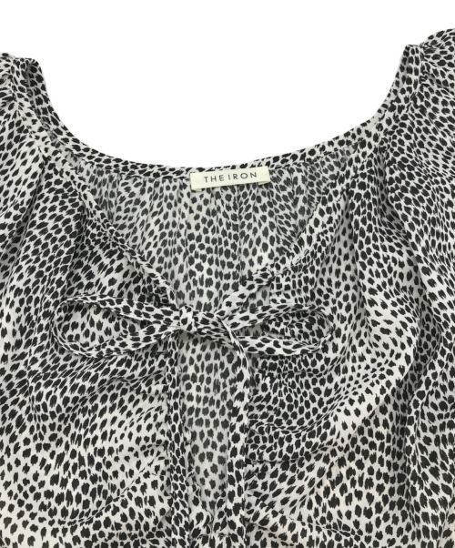 THE IRON（アイロン）THE IRON (アイロン) プリントボウフロントドレープワンピース グレー サイズ:Sの古着・服飾アイテム